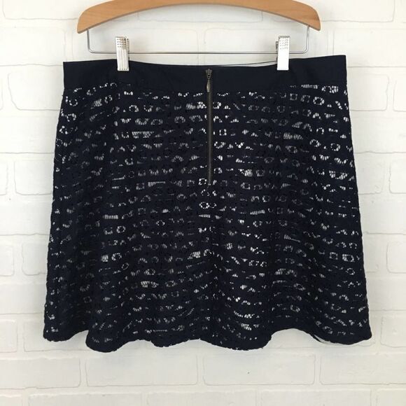 The Limited Lace Overlay Skirt - Picture 2 of 4